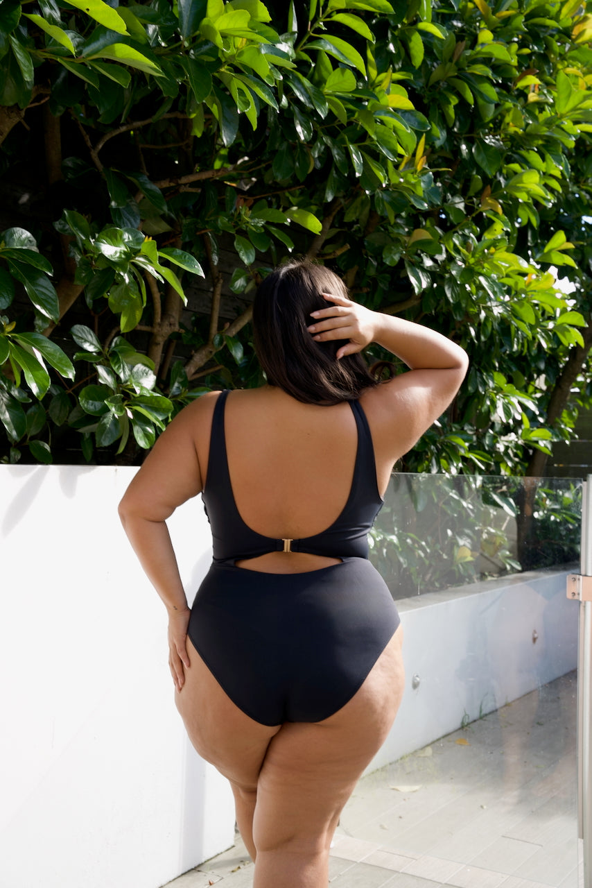 Plunge One Piece Black