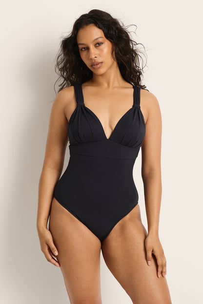 Studio shot: Fearless au All Day One Piece one-piece swimsuit in Matte Black with supportive underwire bust